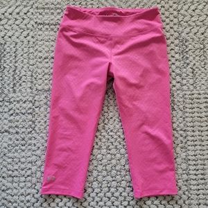 Under armour heat gear cropped compression legging capri pants size small pink